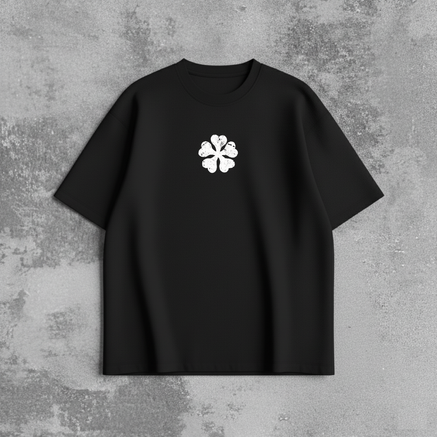 BLACK CLOVER OVERSIZED T-SHIRT